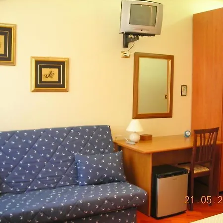 فندق مبيت وإفطار Gelone 3*