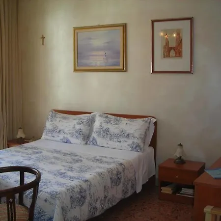 Gelone Bed & Breakfast Syracuse